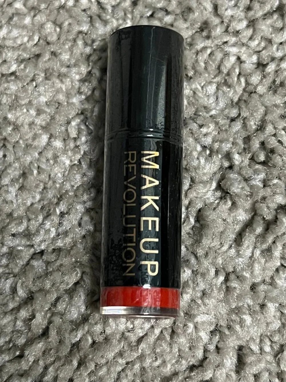 Makeup Revolution Lipstick Lady Red